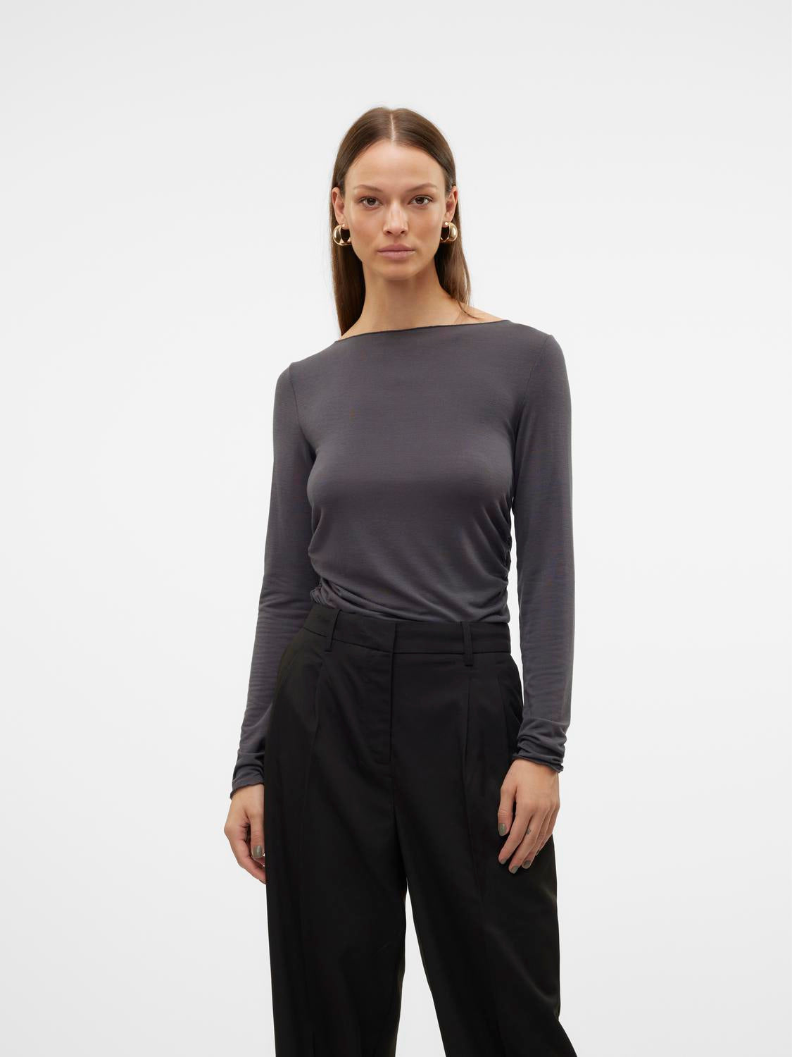 model_shot-front